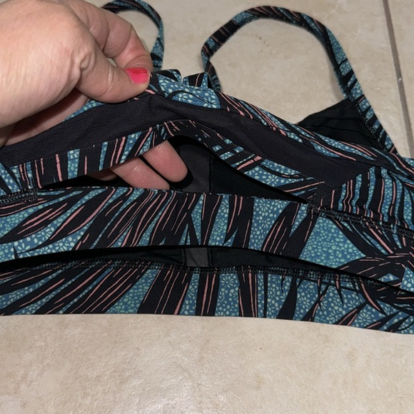 Lululemon Rise and Run Bra Womens Mini Palm Lace Tofino Teal Multi Black - Picture 8 of 11